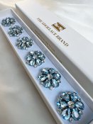 Hollie – Light Blue and White Flower, knappsmycken 6-pack