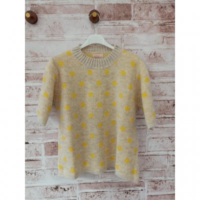 Stickad topp med prickar, sand/gul