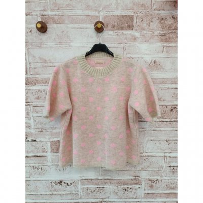 Stickad topp med prickar, sand/rosa