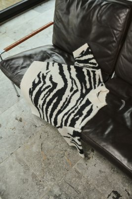 Stickad tröja Kasandra, Turtledove/Black