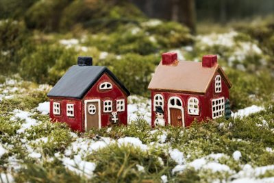 Ljushus Stillenat, Hus med kälke och julklappar