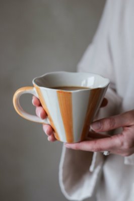 Majas Mugg Stripes, Ockra