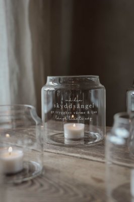 Majas Lykta, Skyddsängel
