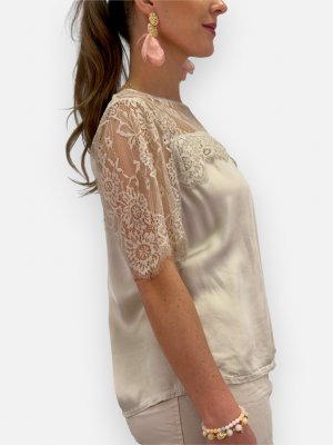 Topp med spetsdetaljer Amalia, beige