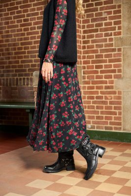 Meshkjol Annie, Red Flower