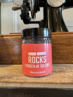 Lakrits Rocks, Kungen av Solröd