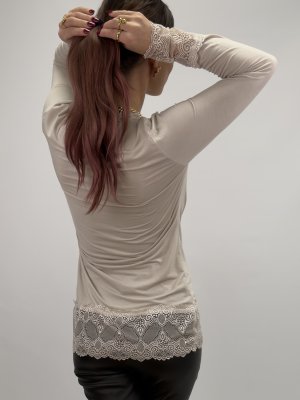 Topp med spetsdetaljer Lilian, beige