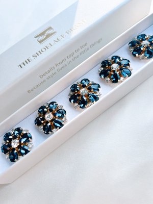 Isabelle – Navy and White Flower, knappsmycken 6-pack