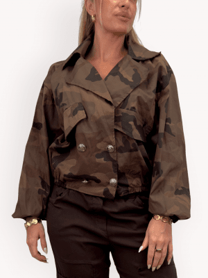 Jacka Lily, Camo