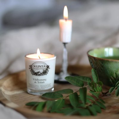 Doftljus 18 h, VILDHONUNG & TOBAK