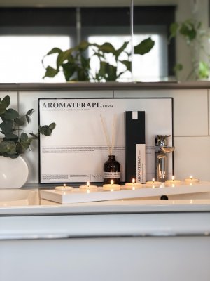 Doftljus Presentask AROMATERAPI veckokollektion